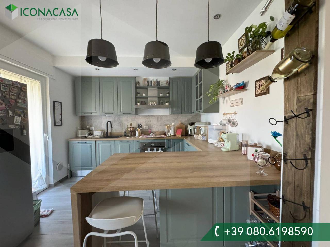 Apartamento de 4 habitaciónes en Monopoli, Italy No. 27602