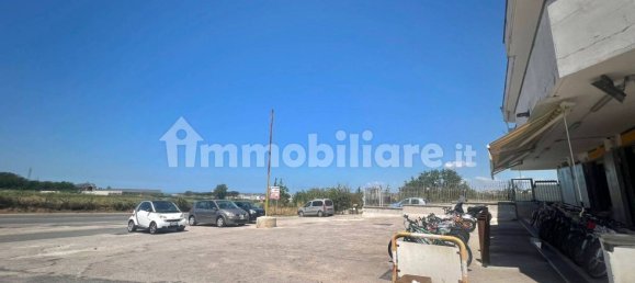 3-Zimmer Gewerbliche Immobilie in Pozzuoli, Italy, Nr. 258272 2