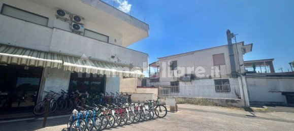 3-Zimmer Gewerbliche Immobilie in Pozzuoli, Italy, Nr. 258272 11