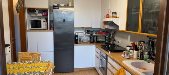 4 rooms Apartment in Parma, Italy No. 98044 4