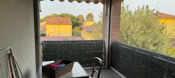 4 rooms Apartment in Parma, Italy No. 98044 2