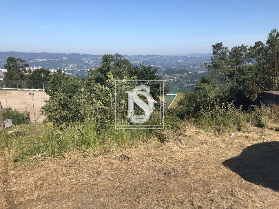 810m² Land in Marco de Canaveses, Portugal No. 206868