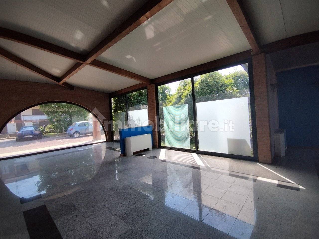 5-Zimmer Gewerbliche Immobilie in Felino, Italy, Nr. 273582