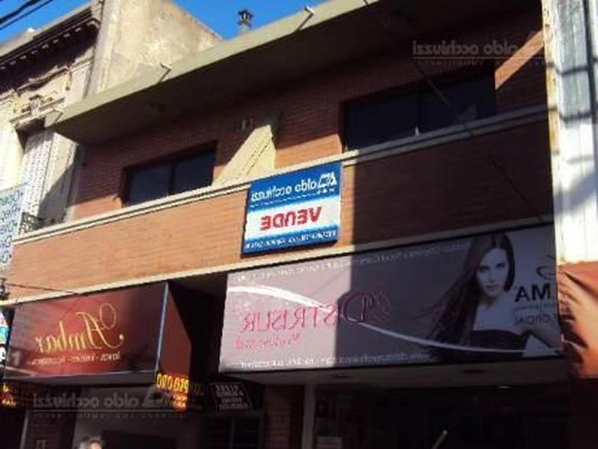 64m² Office in Lanus, Argentina No. 29936