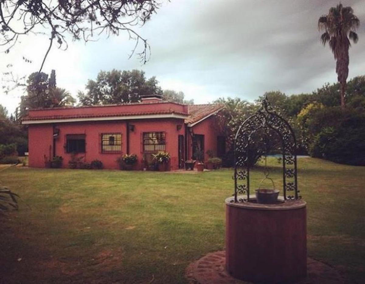 Коммерческая недвижимость с 3 спальнями в Эсейса, Аргентина № 108428