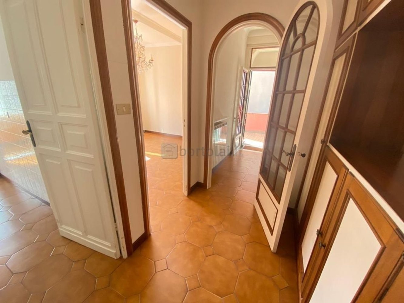 Casa de 7 habitaciónes en Genoa, Italy No. 35816