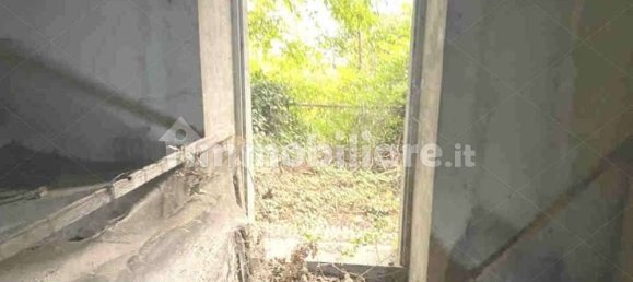 2-salle Appartement à Calolziocorte, Italy No. 7186 31