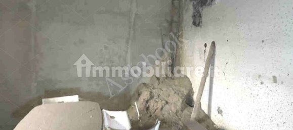 2-salle Appartement à Calolziocorte, Italy No. 7186 30