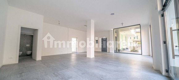 1-salle Propriété commerciale à Sondrio, Italy No. 156453 13