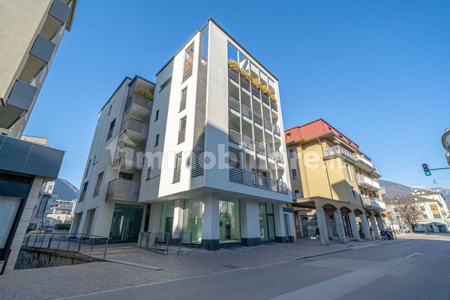 Imóvel comercial de 1 divisão em Sondrio, Italy N.º 156453