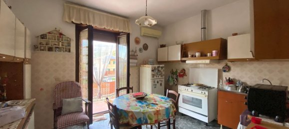 4-salle Appartement à Cave, Italy No. 173939 8