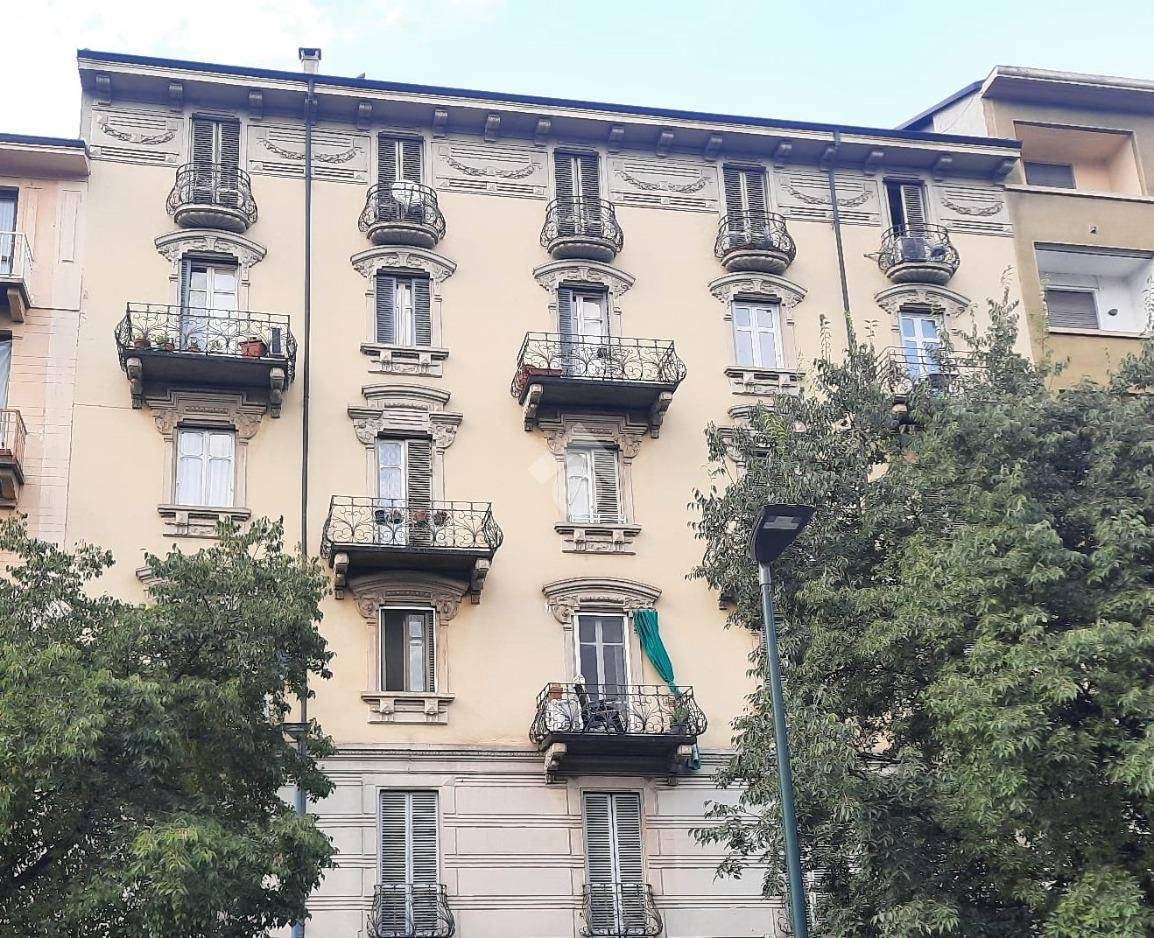 3 bedrooms Apartment in Turin, Italy No. 388567
