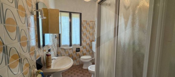 Дом с 5 комнатами в Кастельнуово Рангоне, Италия № 28652 32