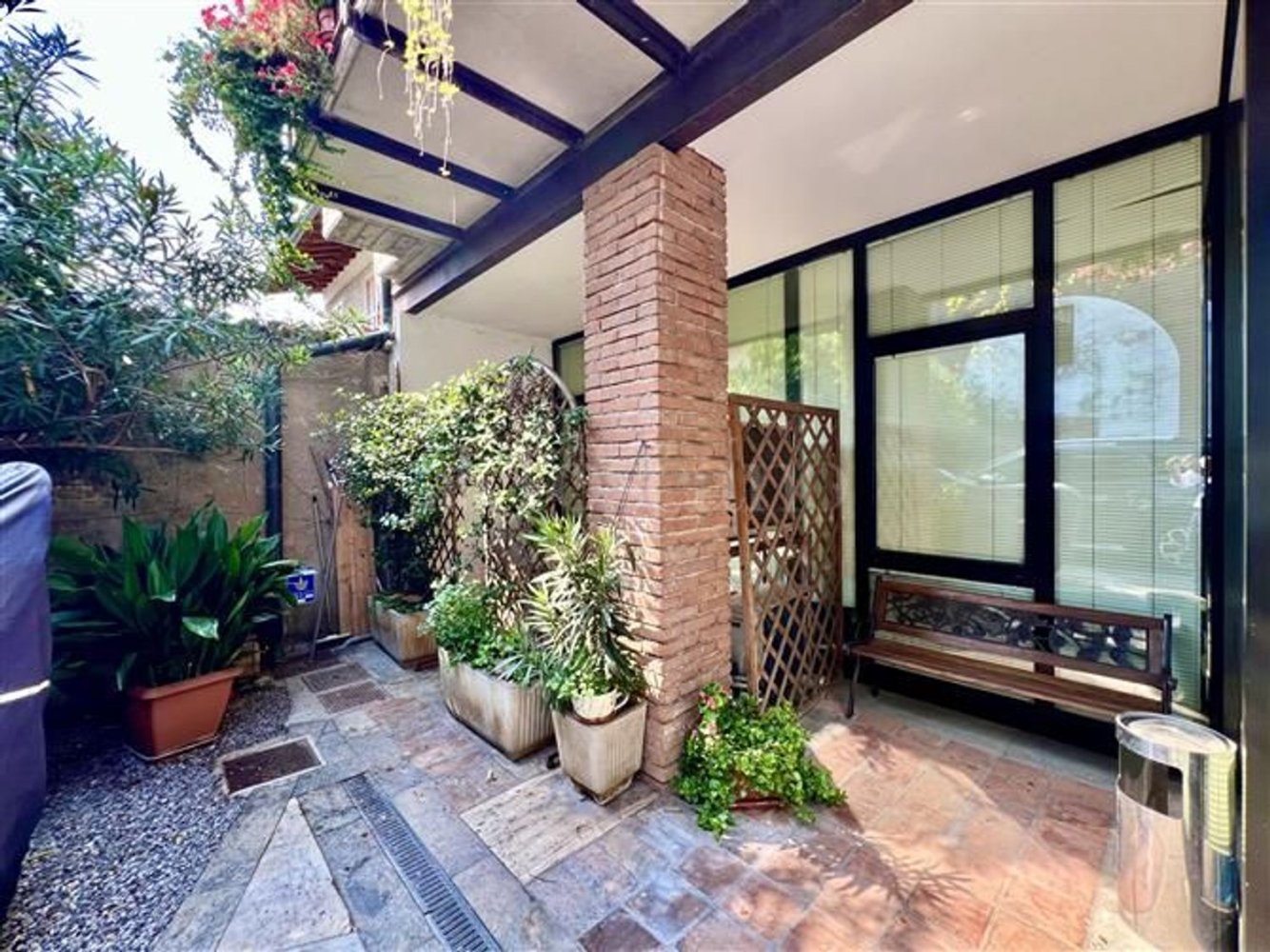 130m² Office in Lonato del Garda, Italy No. 362866