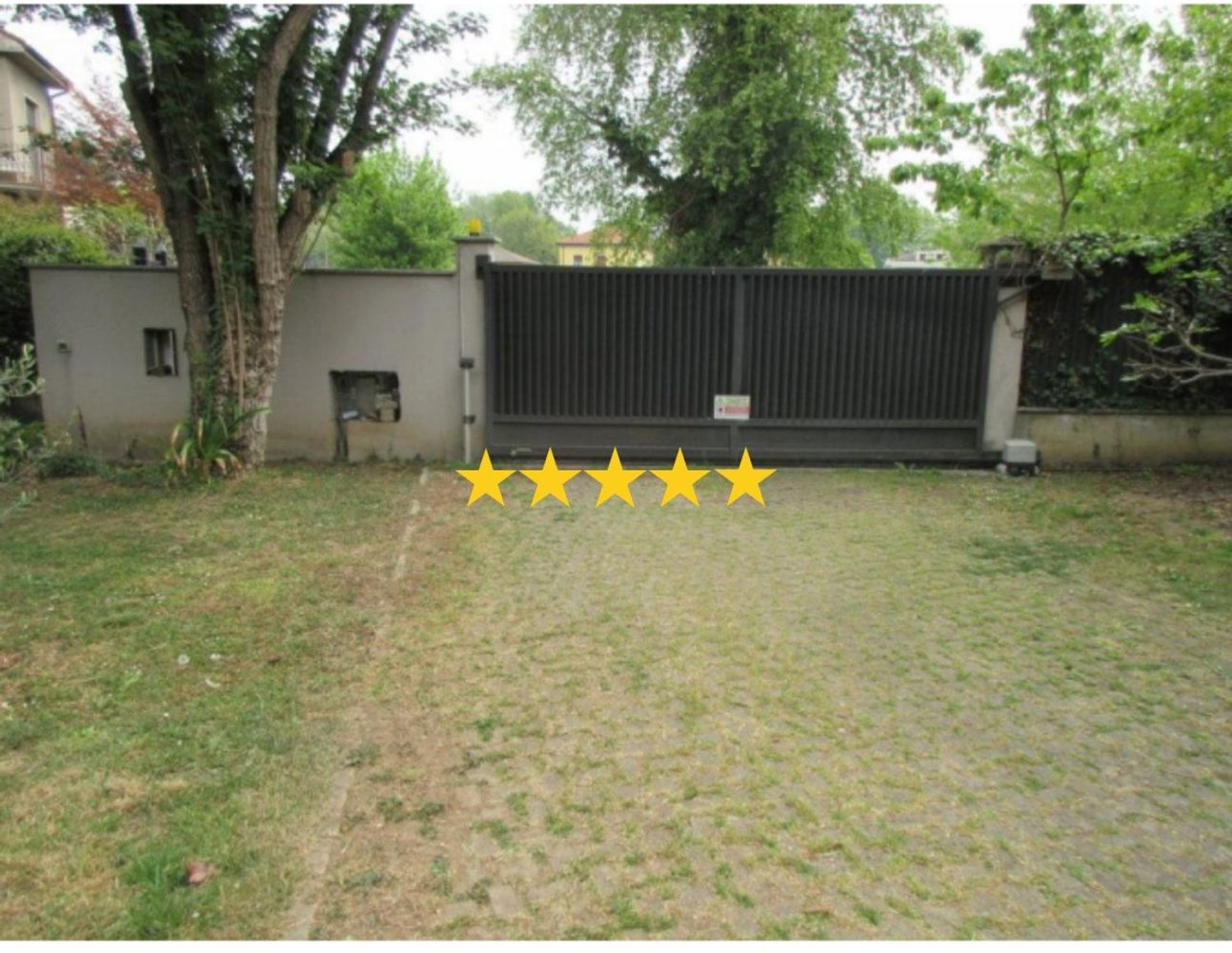 7-salle Appartement à Monza, Italy No. 5284