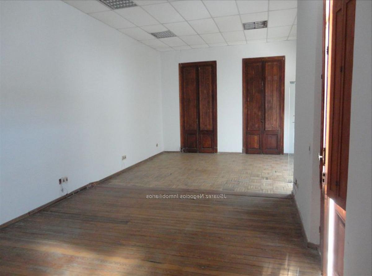 3 bedrooms House in Montevideo, Uruguay No. 7946