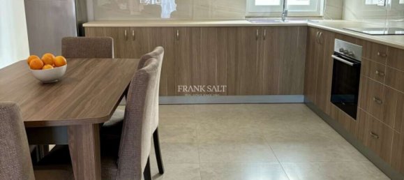 2 bedrooms Penthouse in Zurrieq, Malta No. 5179 2