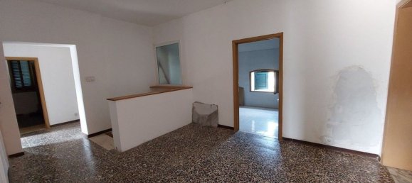 4-salle Appartement à Arezzo, Italy No. 204859 7
