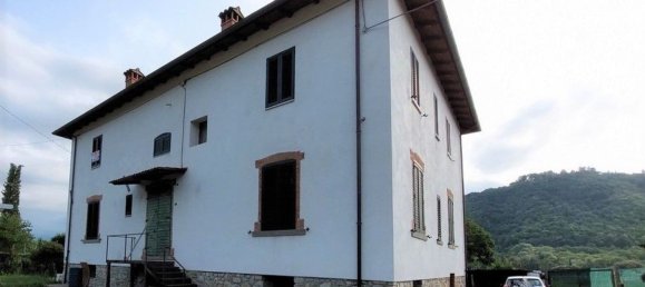 4-salle Appartement à Arezzo, Italy No. 204859 20