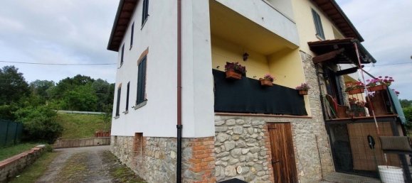 4-salle Appartement à Arezzo, Italy No. 204859 32