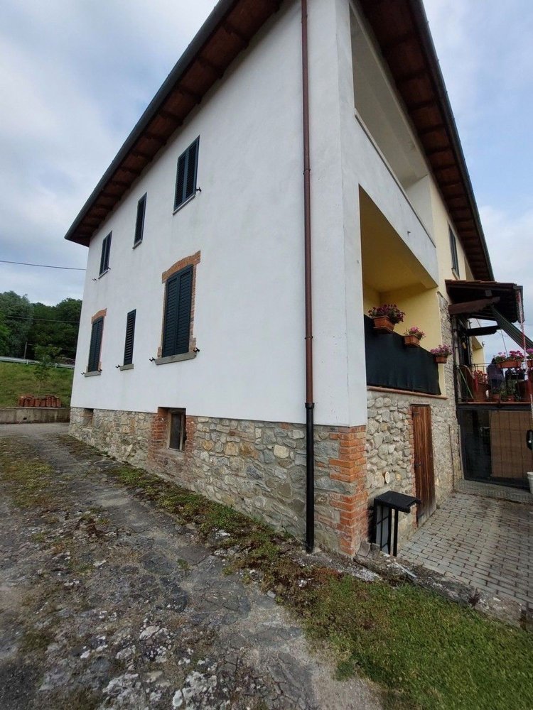 4-salle Appartement à Arezzo, Italy No. 204859