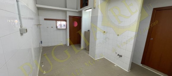 2 rooms Commercial property in Mola di Bari, Italy No. 172406 10