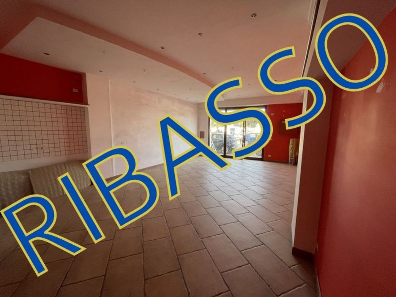 2 rooms Commercial property in Mola di Bari, Italy No. 172406
