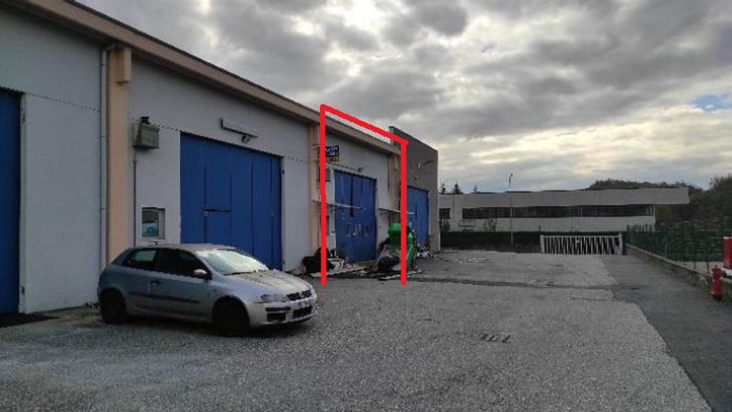 Entrepôt à Invorio, Italy 140m² No. 3541