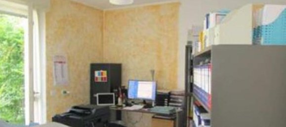 3-salle Appartement à Desio, Italy No. 70717 15