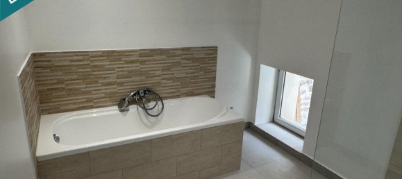 3 bedrooms House in Epinac, France No. 268195 5