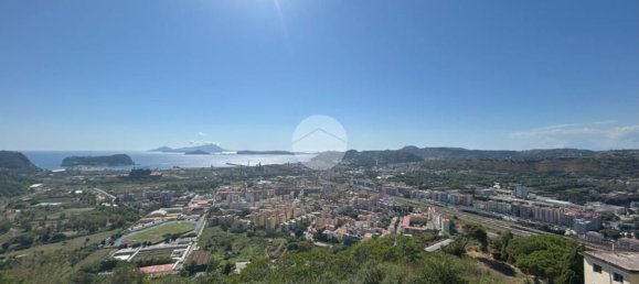 5 rooms Apartment in Naples, Italy No. 274909 2