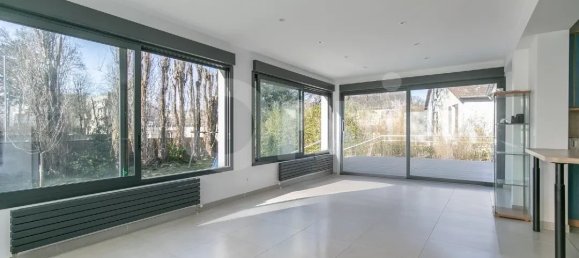 5 bedrooms House in Le Plessis-Trevise, France No. 115717 5