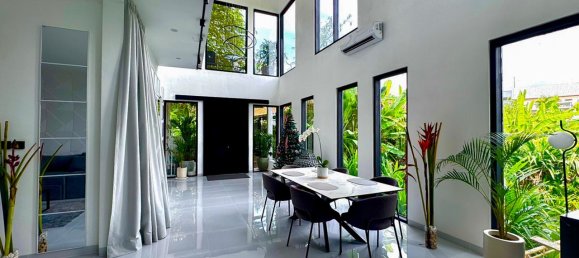 280m² Villa for sale in Tumbak Bayuh, Mengwi, Badung, Bali, Indonesia № 4633 8