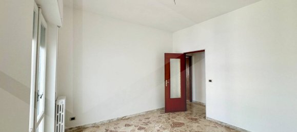3 rooms Apartment in Triggiano, Italy No. 17261 7