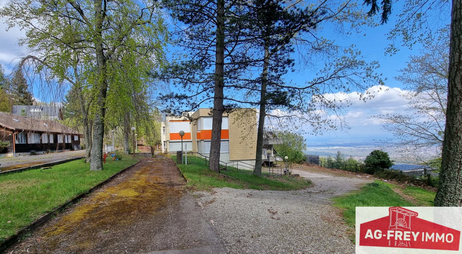 Edificio de 10 dormitorios en Niedermorschwihr, France No. 272200