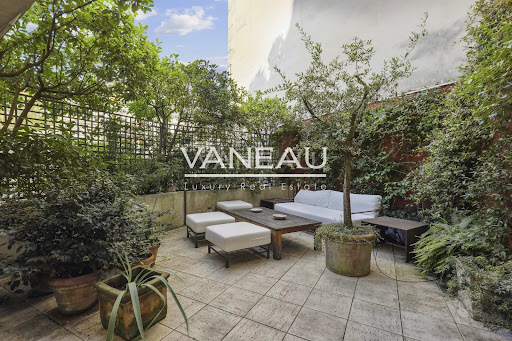 1 bedroom Apartment in Paris, France No. 135912