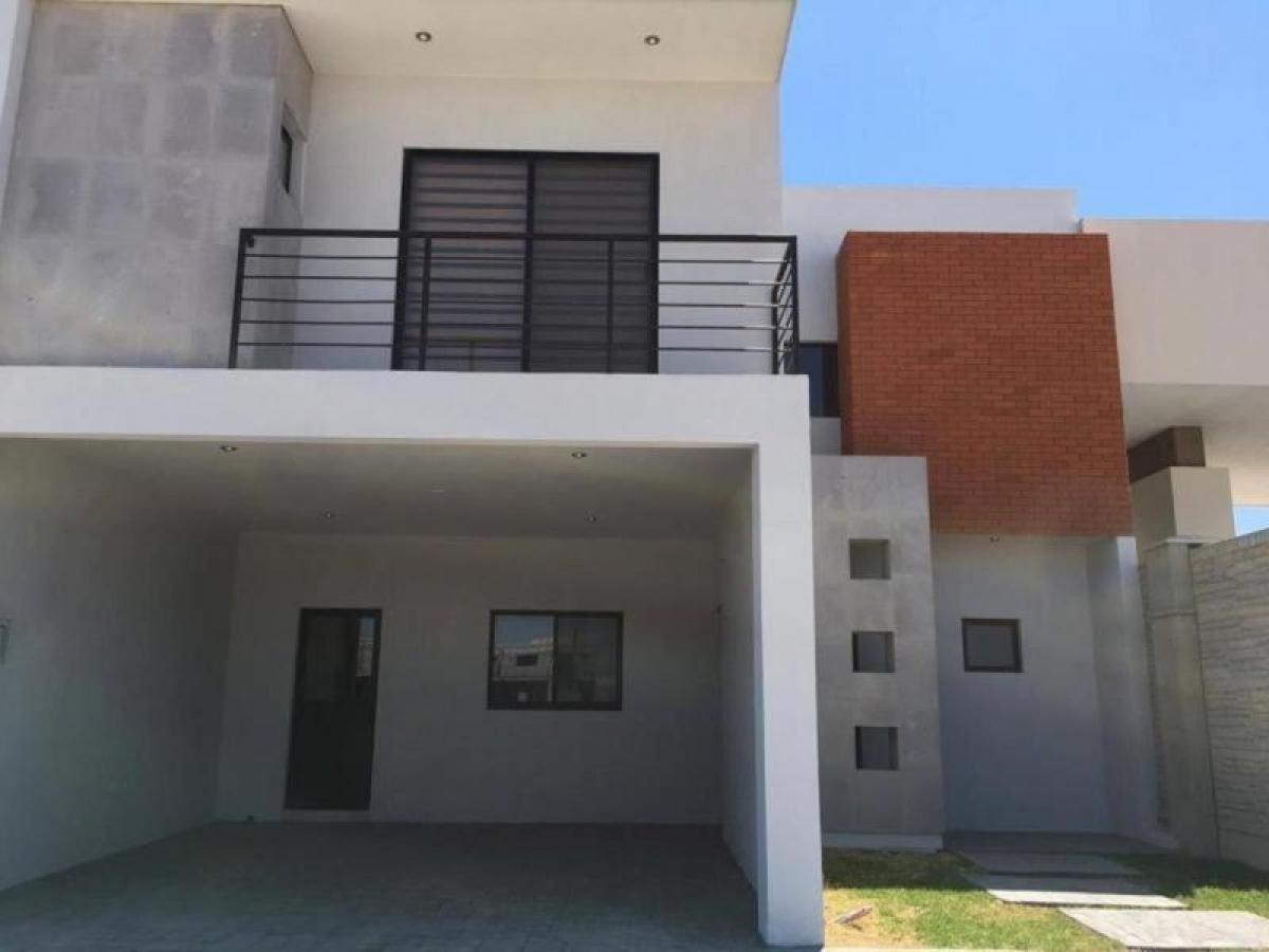 3 bedrooms House in Playa Vicente, Mexico No. 166147