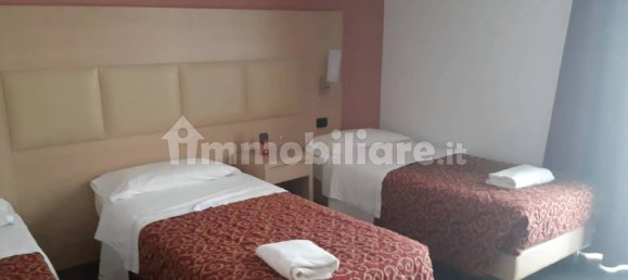 Отель, гостиница с 5 комнатами в Саннадзаро де Бургонди, Италия № 282328 13