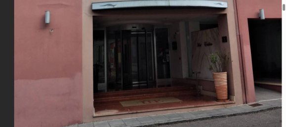 Отель, гостиница с 5 комнатами в Саннадзаро де Бургонди, Италия № 282328 8