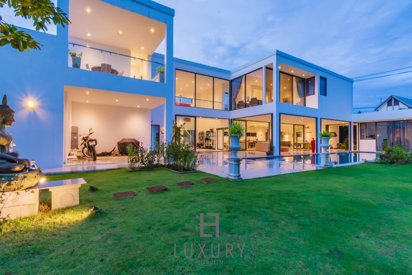 4 bedrooms Cafe / restaurant in Hua Hin, Thailand No. 7023