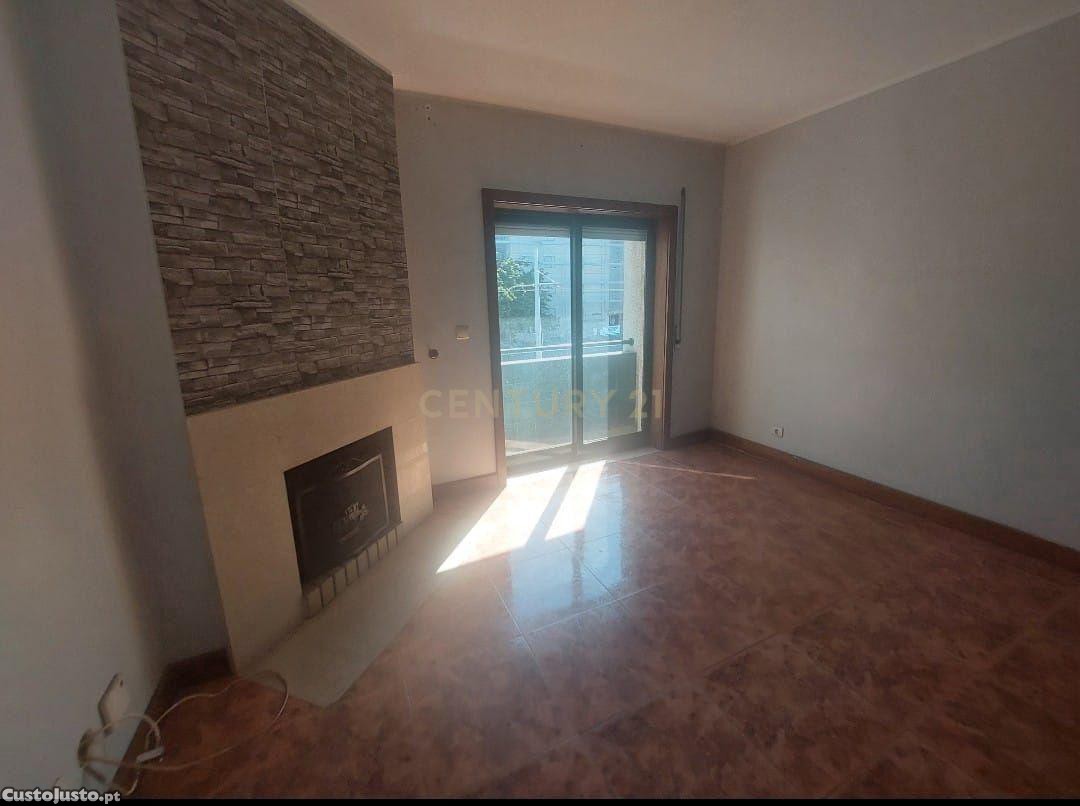 2 bedrooms Apartment in Senhora da Hora, Portugal No. 240995