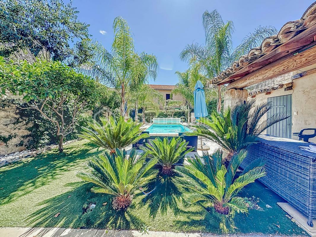 7 bedrooms Castles in Marsillargues, France No. 361268