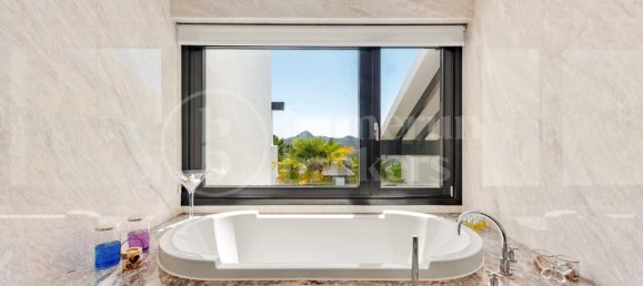 8 bedrooms Villa in Malaga, Spain No. 167252 16