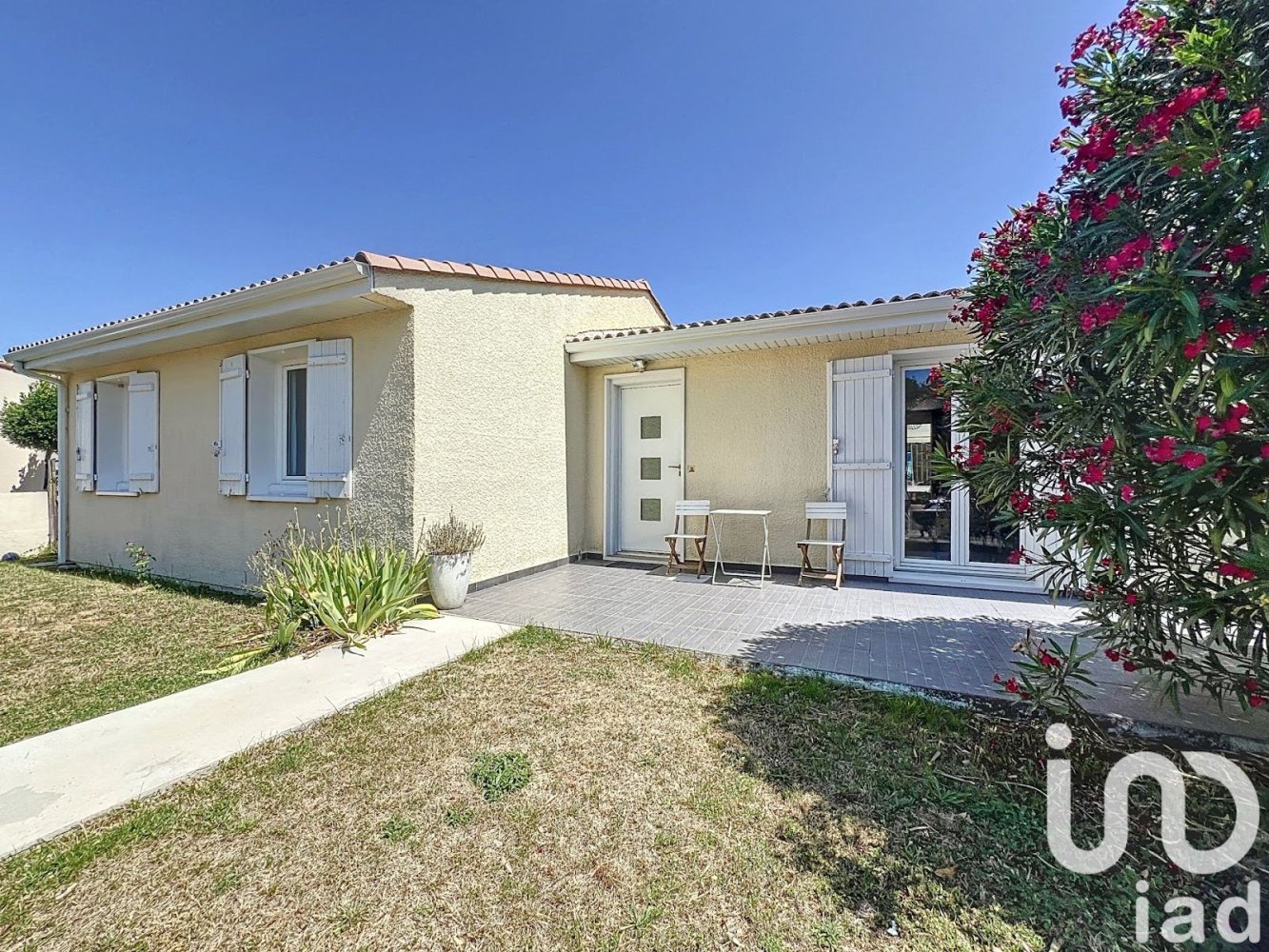 3 bedrooms House in Artigues-pres-Bordeaux, France No. 302080