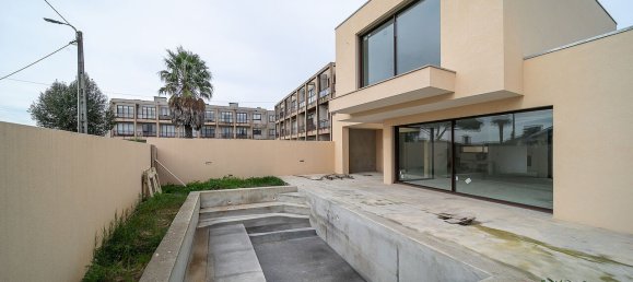 4 bedrooms House in Sao Felix da Marinha, Portugal No. 112339 15