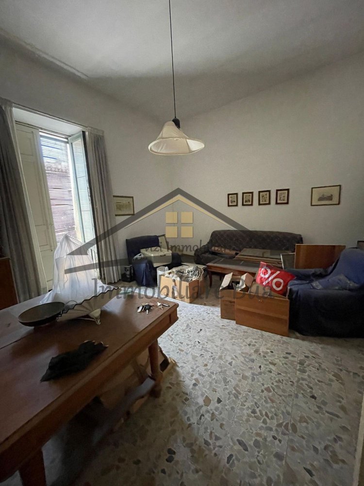 5 rooms House in Adrano, Italy No. 308863