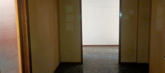 4 bedrooms Apartment in Borgomanero, Italy No. 362556 11