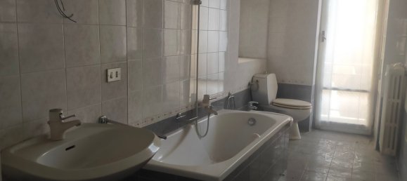 4 bedrooms Apartment in Borgomanero, Italy No. 362556 15