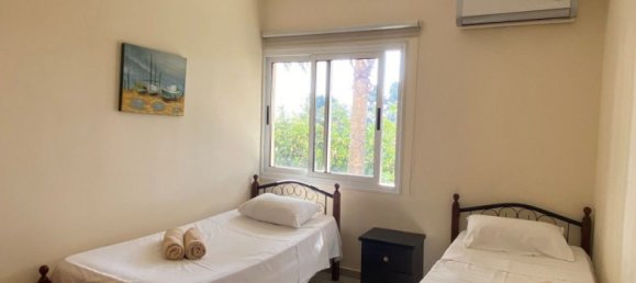 2 bedrooms Apartment in Paphos, Cyprus No. 72 3