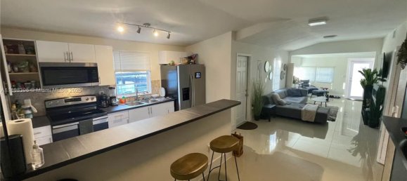 2 Schlafzimmer Villa in Miami, USA, Nr. 615900 24
